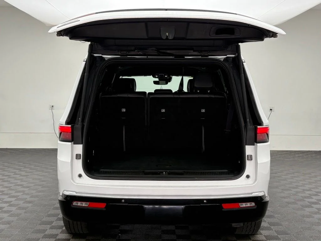 Used 2023 Bright White Clearcoat Jeep Base image 9
