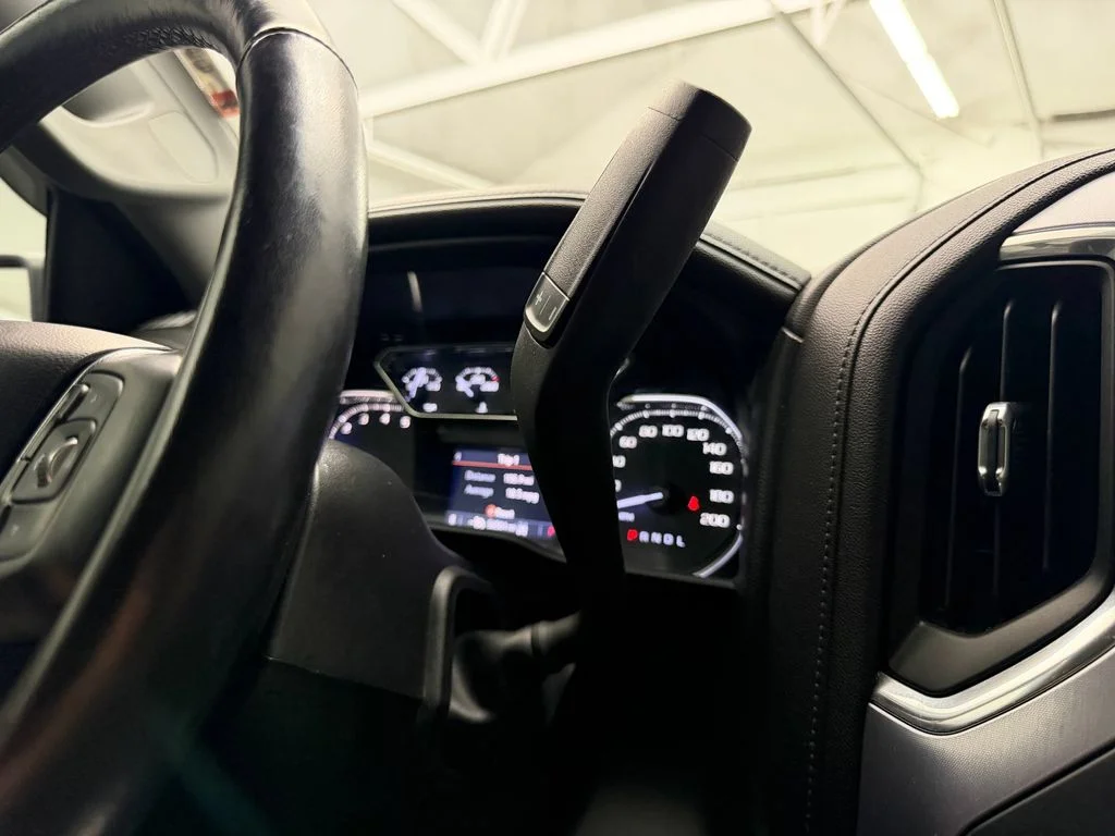 Used 2019 Smokey Quartz Metallic GMC SLT image 31
