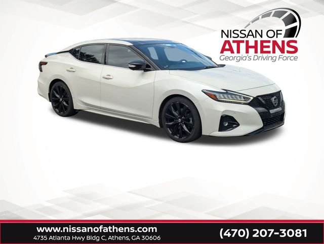 Used 2022 White Nissan SR image 1