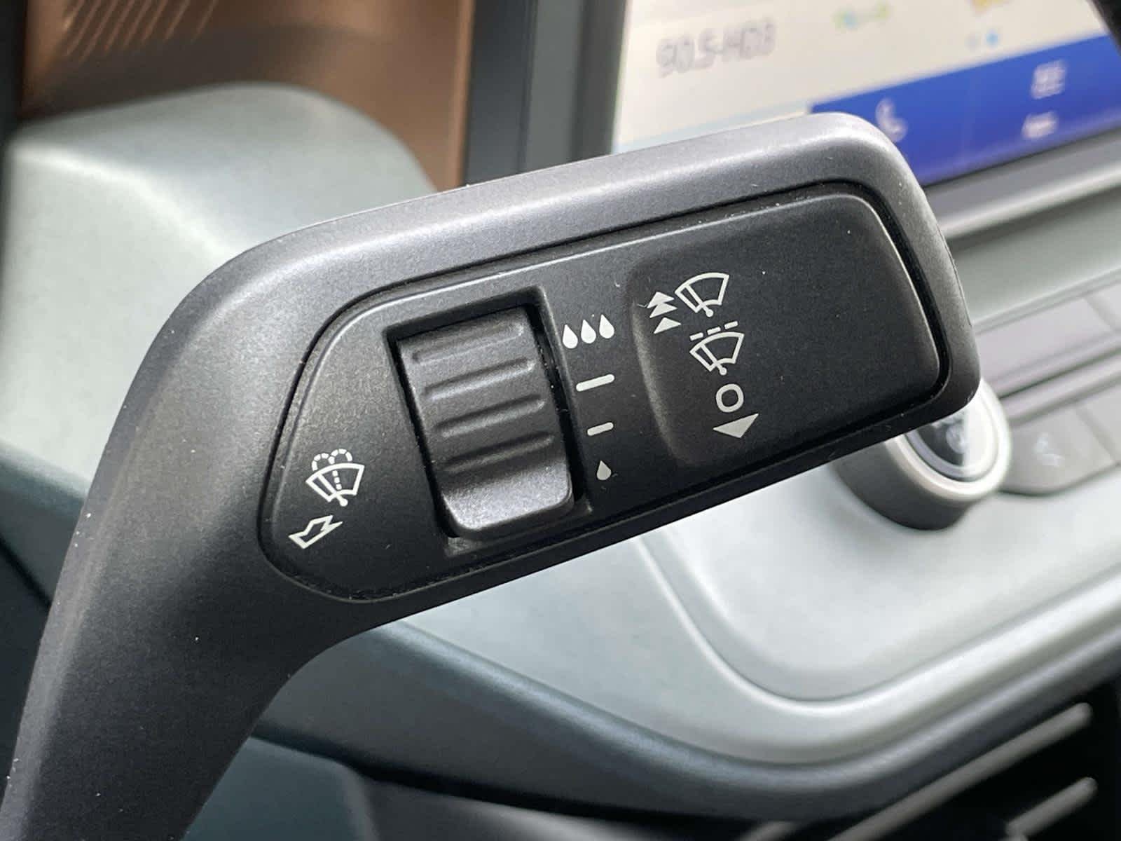 Used 2022 Cactus Gray Ford Lariat image 41