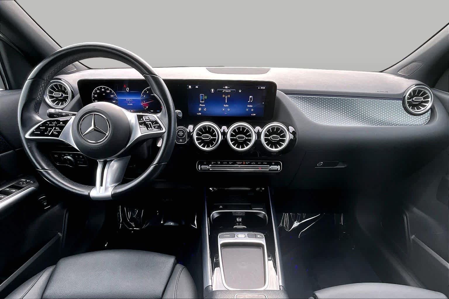 Used 2025 Polar White Mercedes-Benz GLA 250 image 15