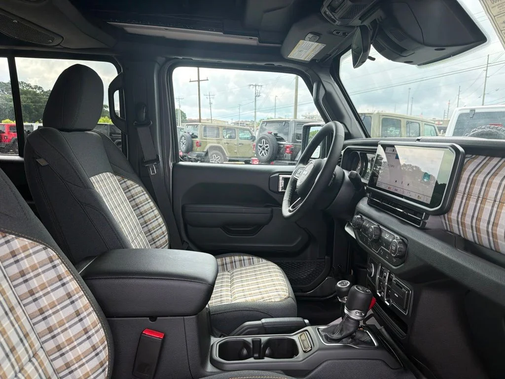 New 2026 Granite Crystal Metallic Clear-Coat Exterior Paint Jeep 85th Anniversary Edition image 23