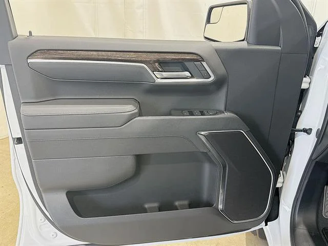 New 2026 Summit White GMC Elevation image 21