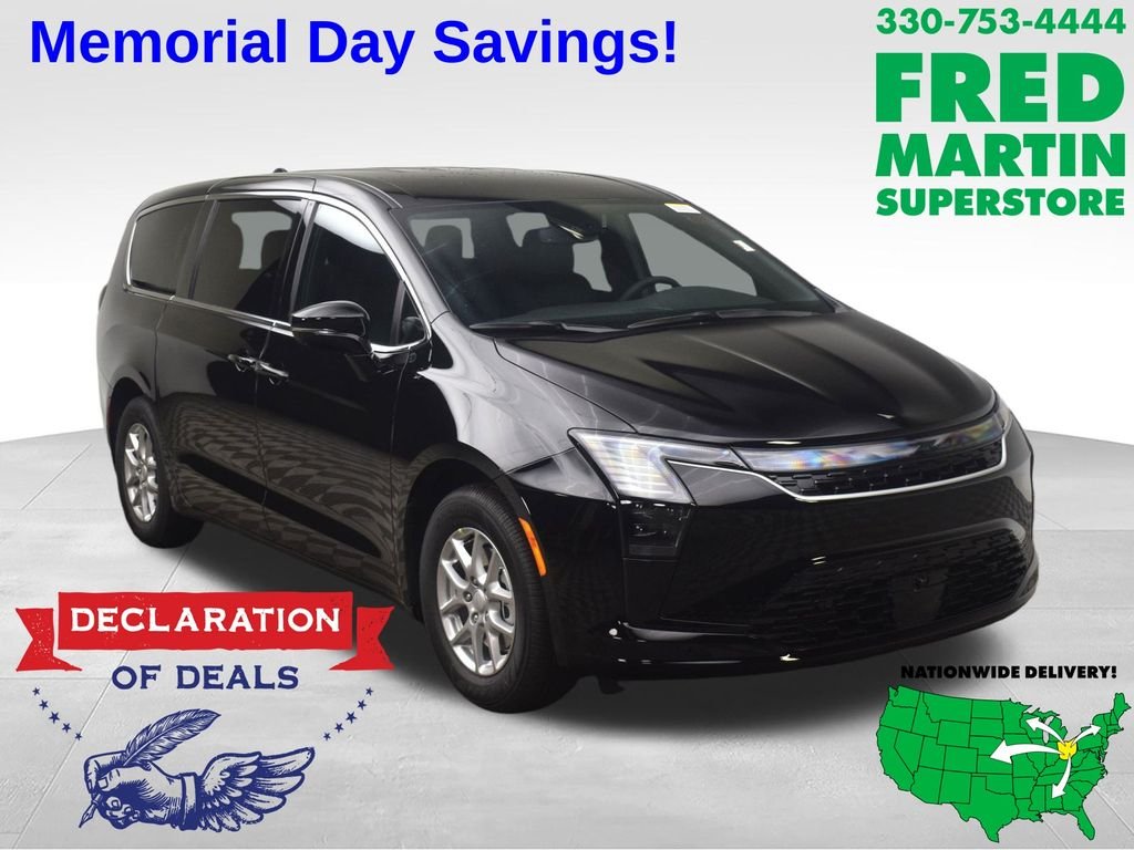 2027 Chrysler Pacifica Select's photo