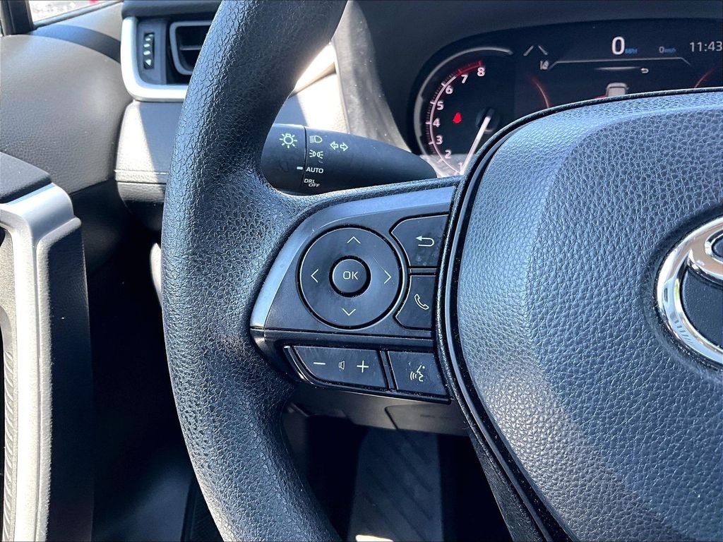 Used 2025 White Toyota XLE image 23
