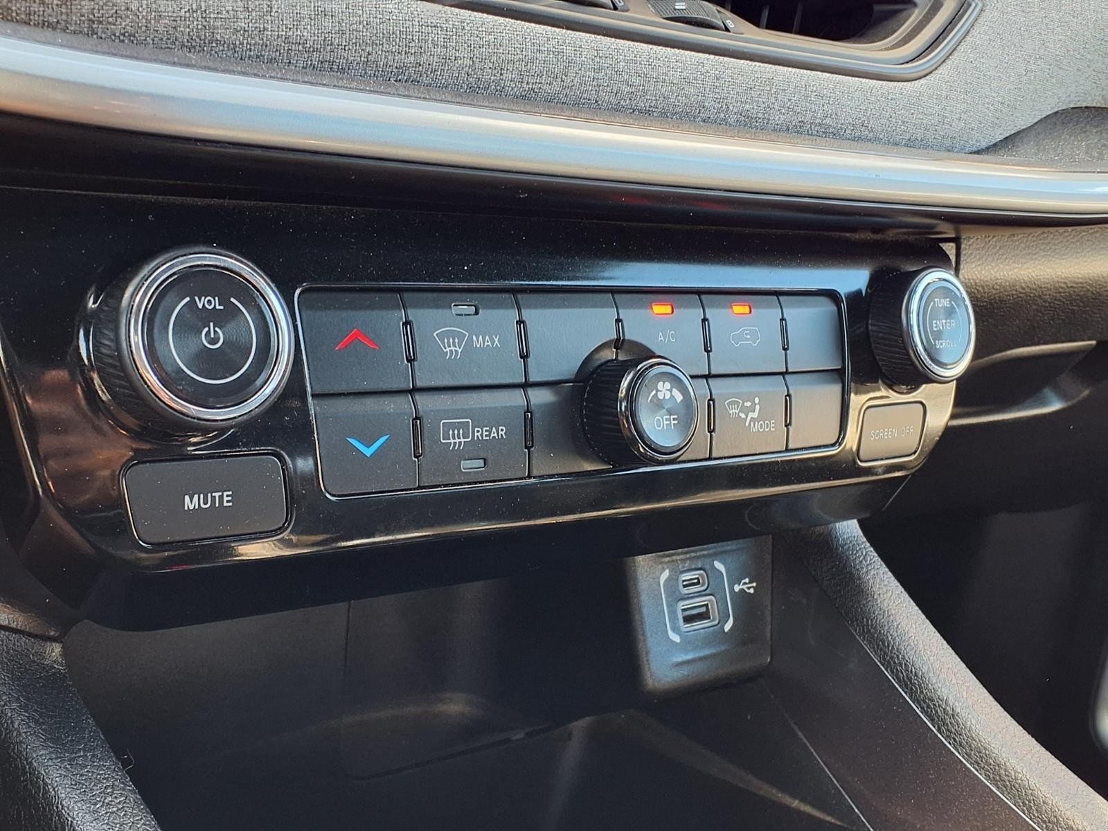 2024 Jeep Compass Latitude Silver at Robbins Nissan