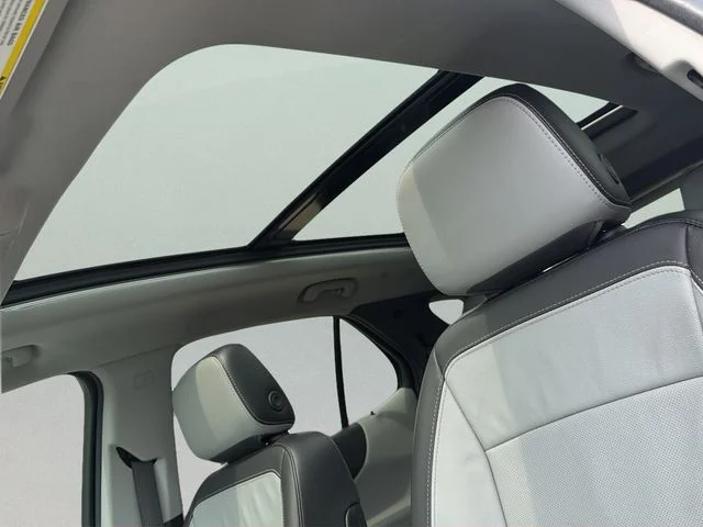 Used 2019 White Chevrolet Premier image 12