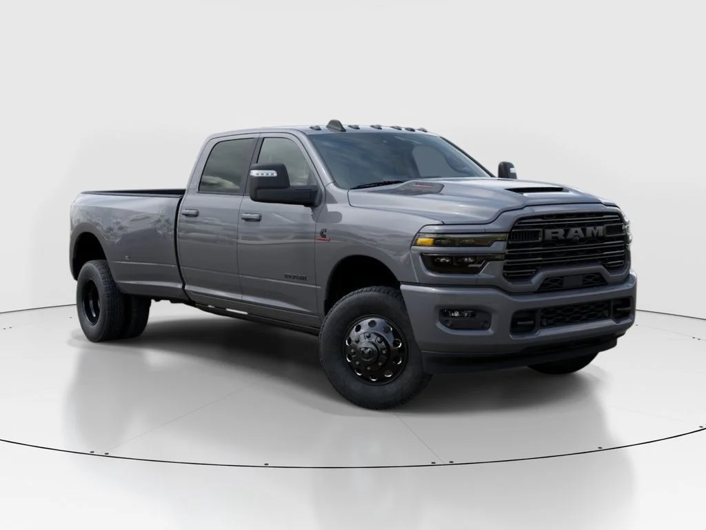 New 2026 Ceramic Gray Clear-Coat Exterior Paint RAM Laramie image 6