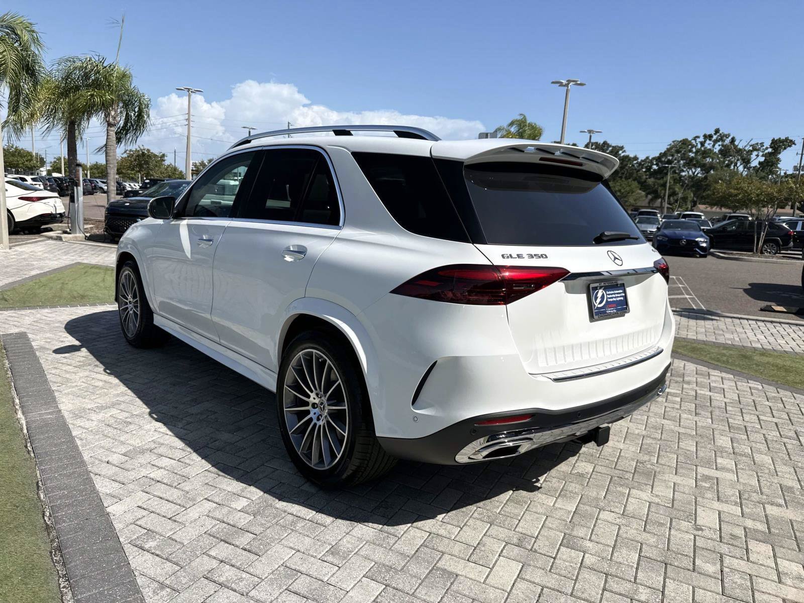 New 2026 Polar White Mercedes-Benz 350 4MATIC® SUV image 4