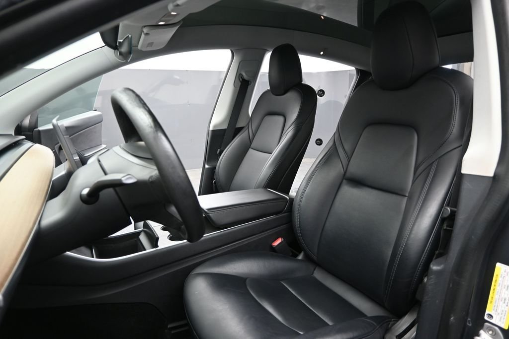 Used 2020  Tesla Performance image 15