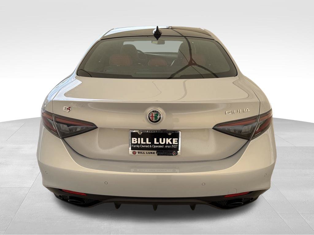 New 2026 Moonlight Gray Metallic Exterior Paint Alfa Romeo Base image 10