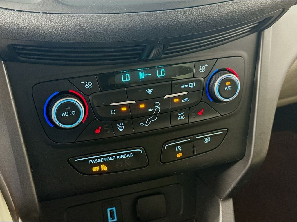 Used 2019 Oxford White Ford SEL image 5