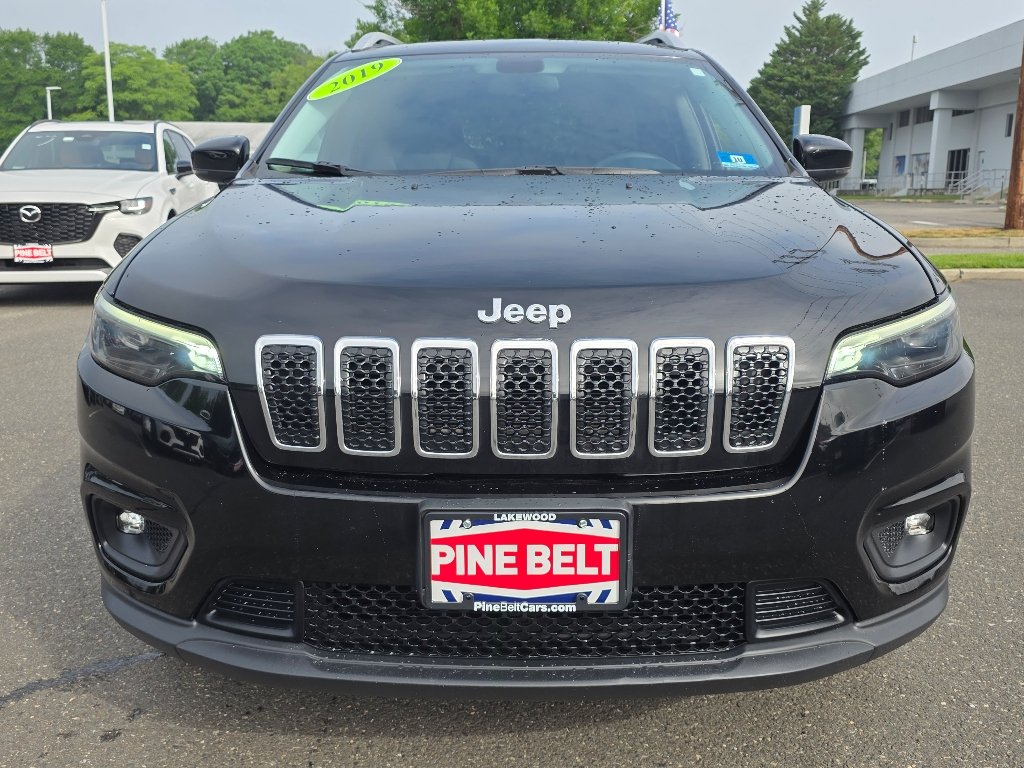 Used 2019 Diamond Black Crystal Pearl Coat Jeep Latitude Plus image 10