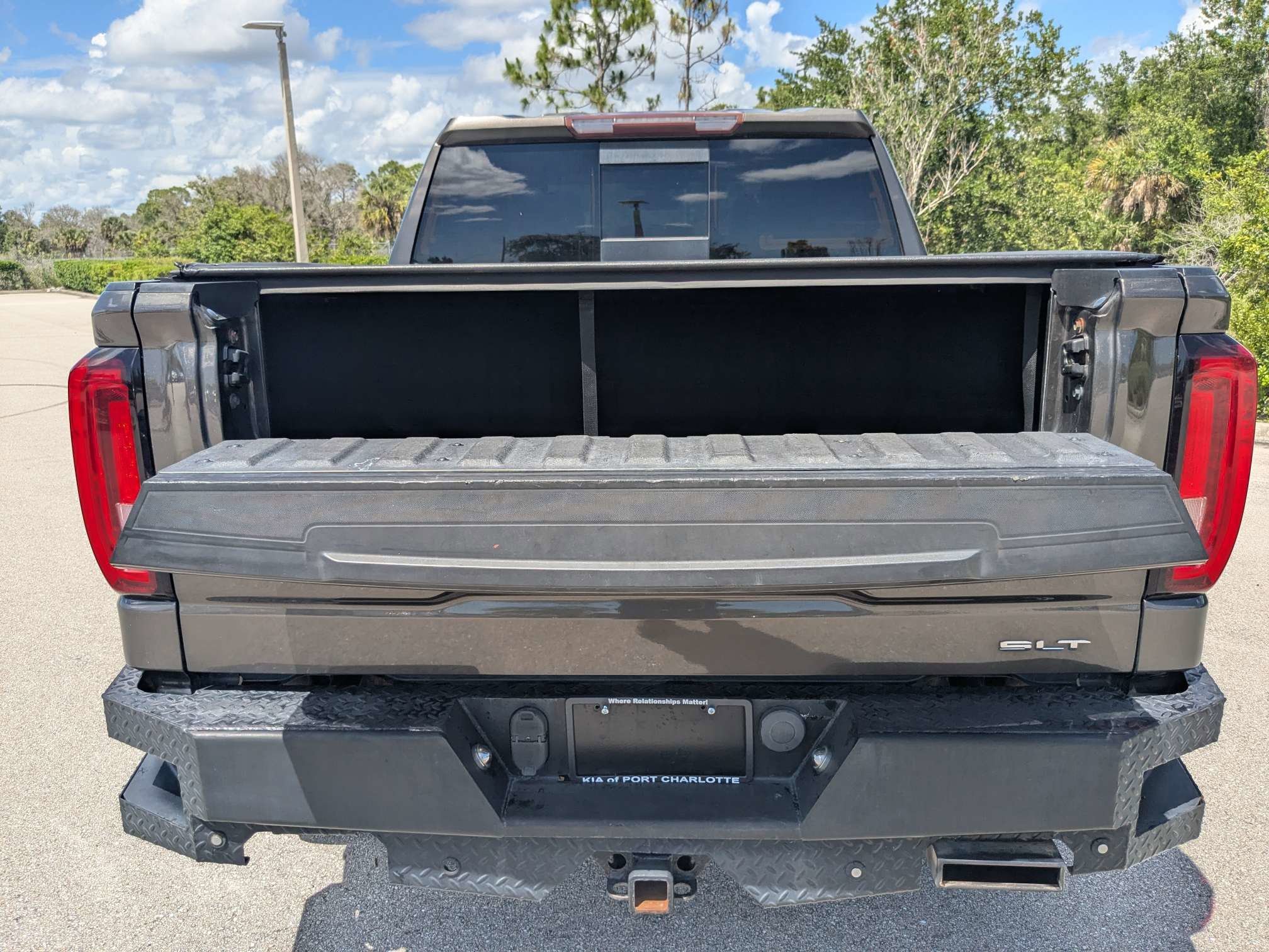 Used 2019 Smokey Quartz Metallic GMC SLT image 17
