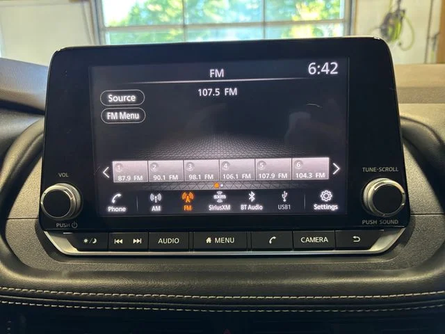 Used 2021 Black Nissan SL image 19