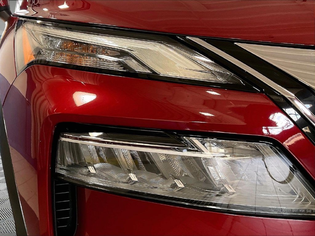 Used 2023 Red Nissan SL image 34