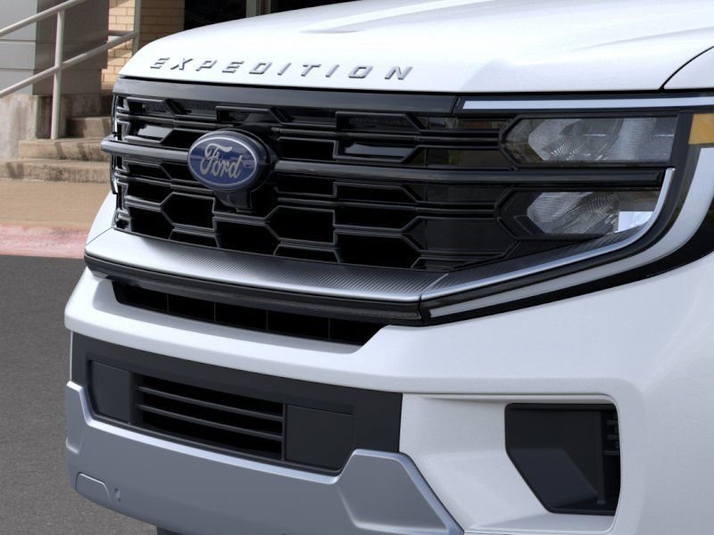 New 2026 Star White Metallic Tri-Coat Ford Platinum® image 18