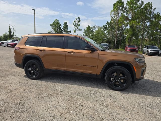 New 2026 Copper Shino Metallic Clear-Coat Exterior Paint Jeep Limited image 2