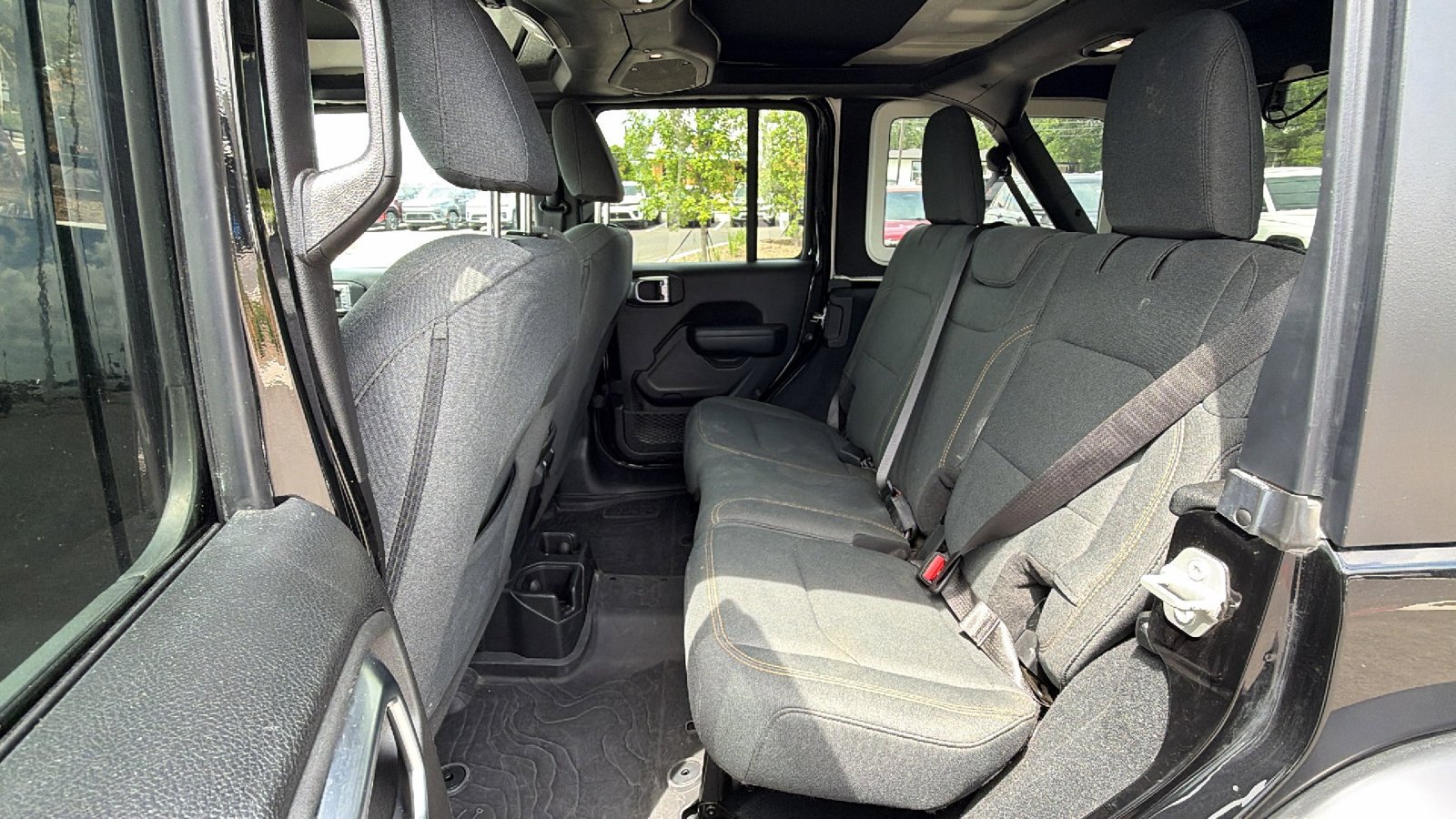 Used 2024 Black Clearcoat Jeep Sport S image 15