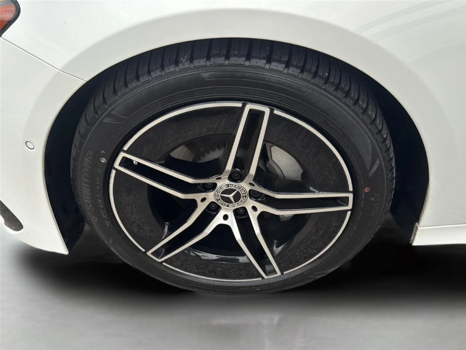 Used 2025  Mercedes-Benz E 350 image 31