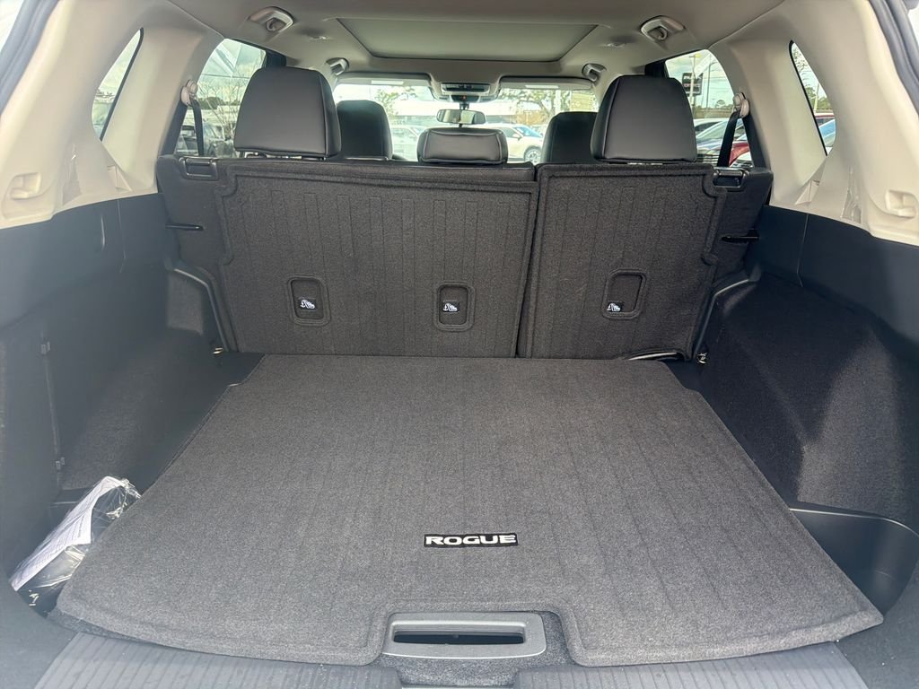 New 2026 Nissan Rogue Dark Armor 4D Sport Utility