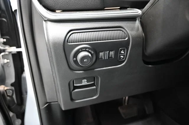 Used 2022  Jeep Series I image 28