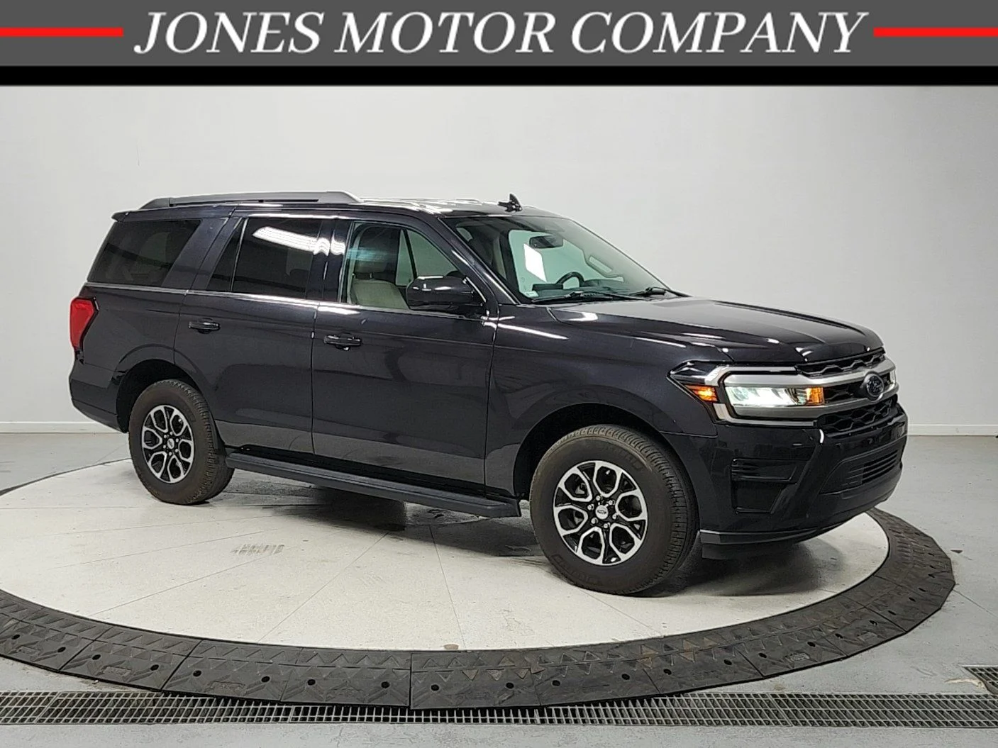 2024 Ford Expedition XLT's photo