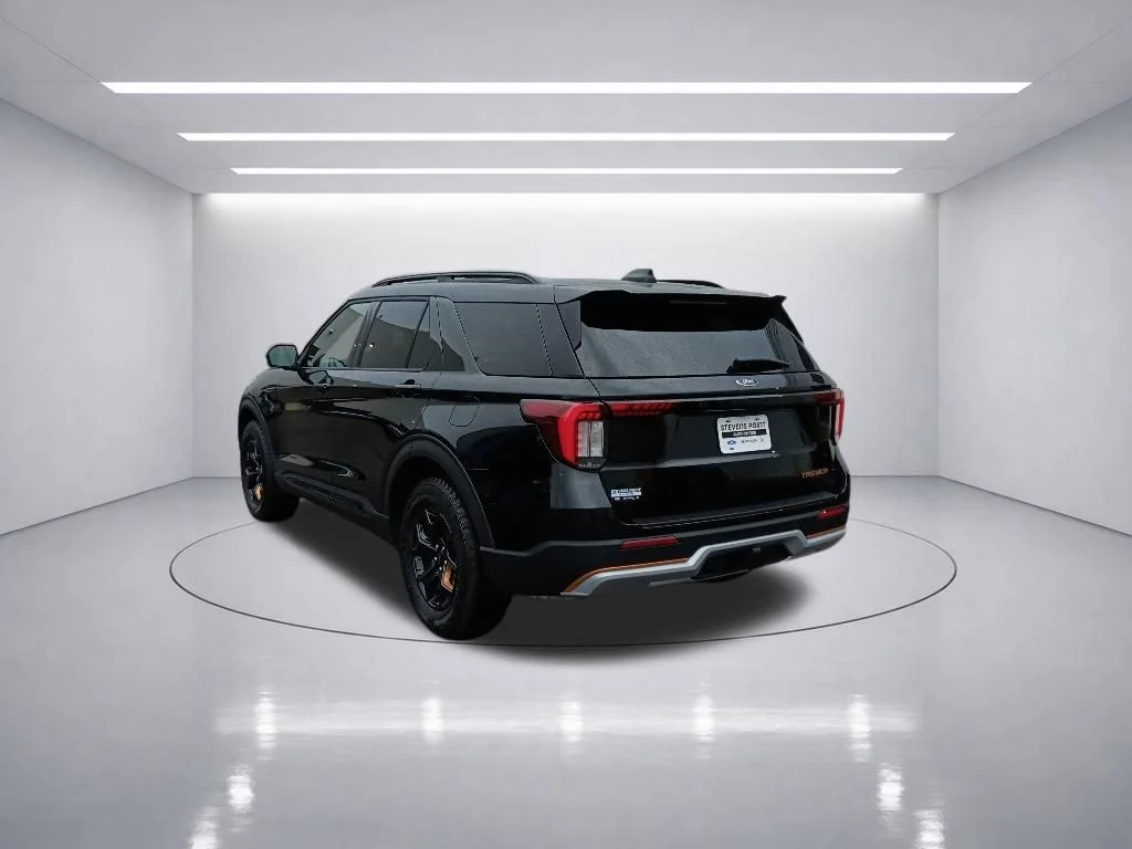 Used 2026 Agate Black Metallic Ford Tremor image 10