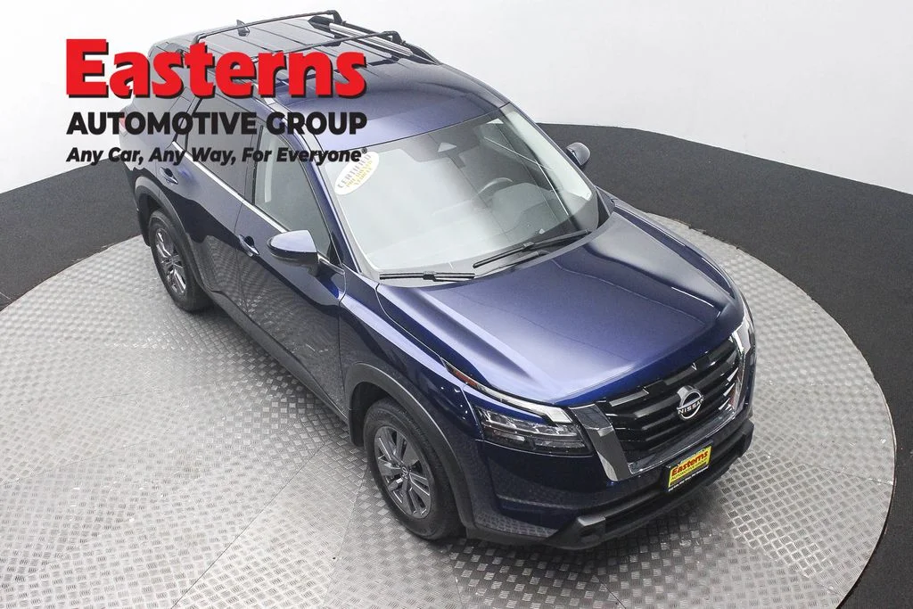 Used 2023 Blue Nissan SV image 3