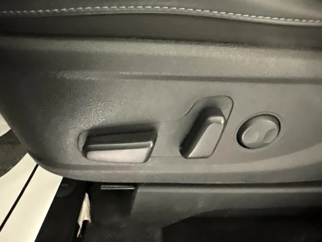 Used 2025 Green Kia S image 19