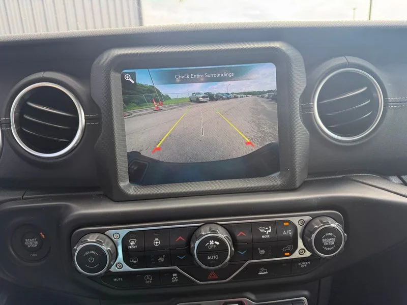 Used 2022 Silver Jeep Overland image 14