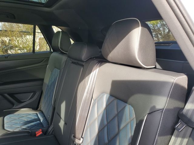 New 2026 White Volkswagen 2.0T SEL Premium R-Line image 9