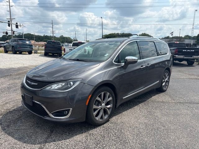 Used 2019 Gray Chrysler Limited image 2