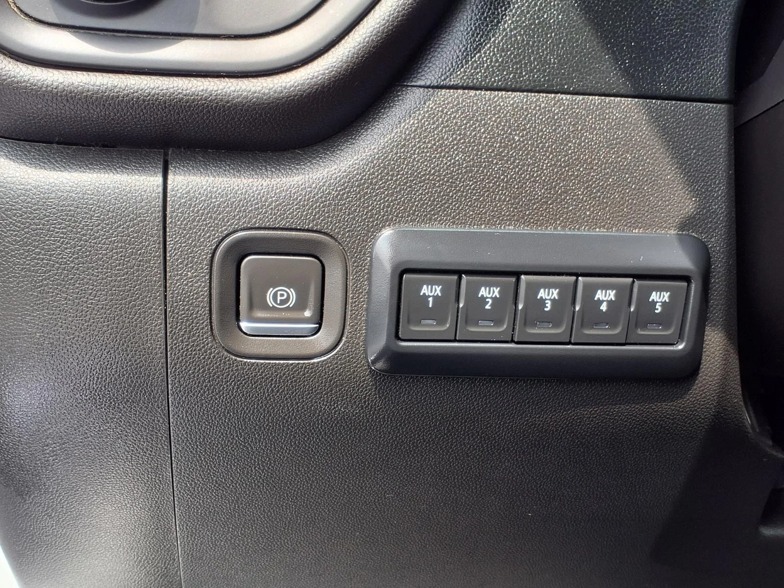 Used 2023 White GMC Pro image 10