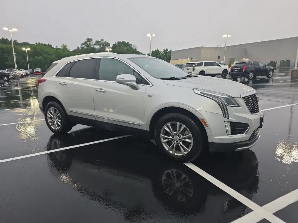 Used 2020 Cadillac XT5 Premium Luxury with VIN 1GYKNDRS8LZ106390 for sale in Vadnais Heights, MN