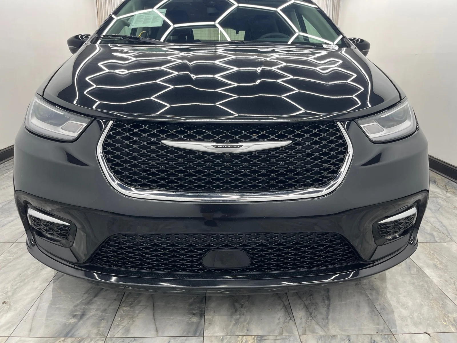 Used 2023 Brilliant Black Crystal Pearlcoat Chrysler Touring L FWD image 2
