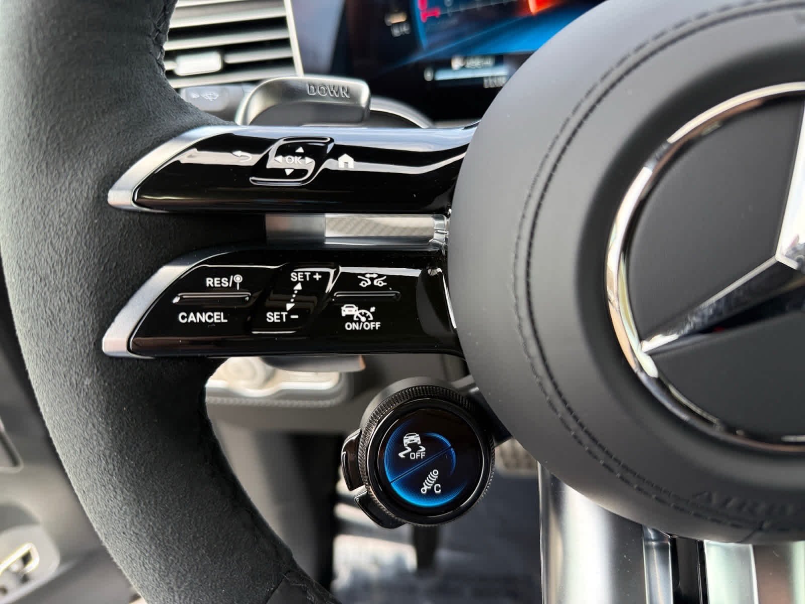 New 2026 MANUFAKTUR Alpine Grey Mercedes-Benz AMG® GLE 63 S image 21