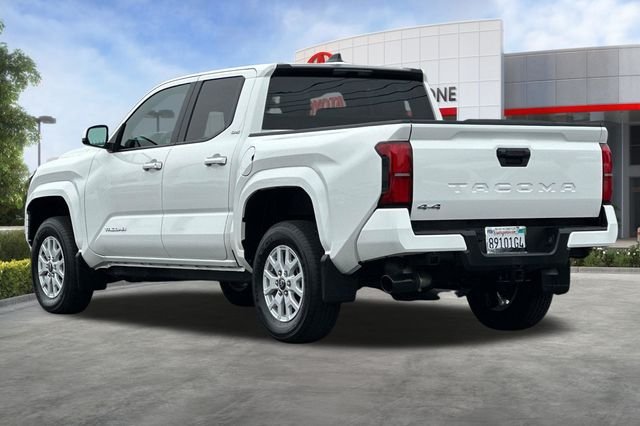 Used 2025 White Toyota SR5 image 6