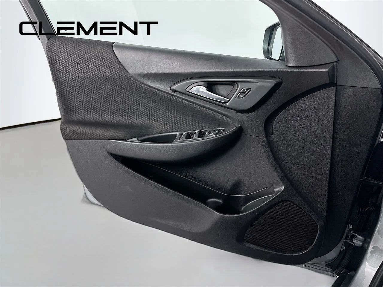 Used 2024 Sterling Gray Metallic Chevrolet LT image 27