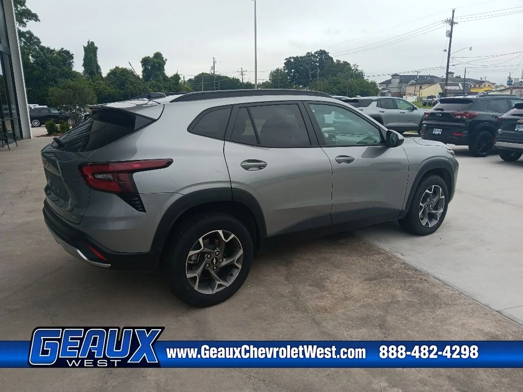 Used 2025 Gray Chevrolet LT image 7