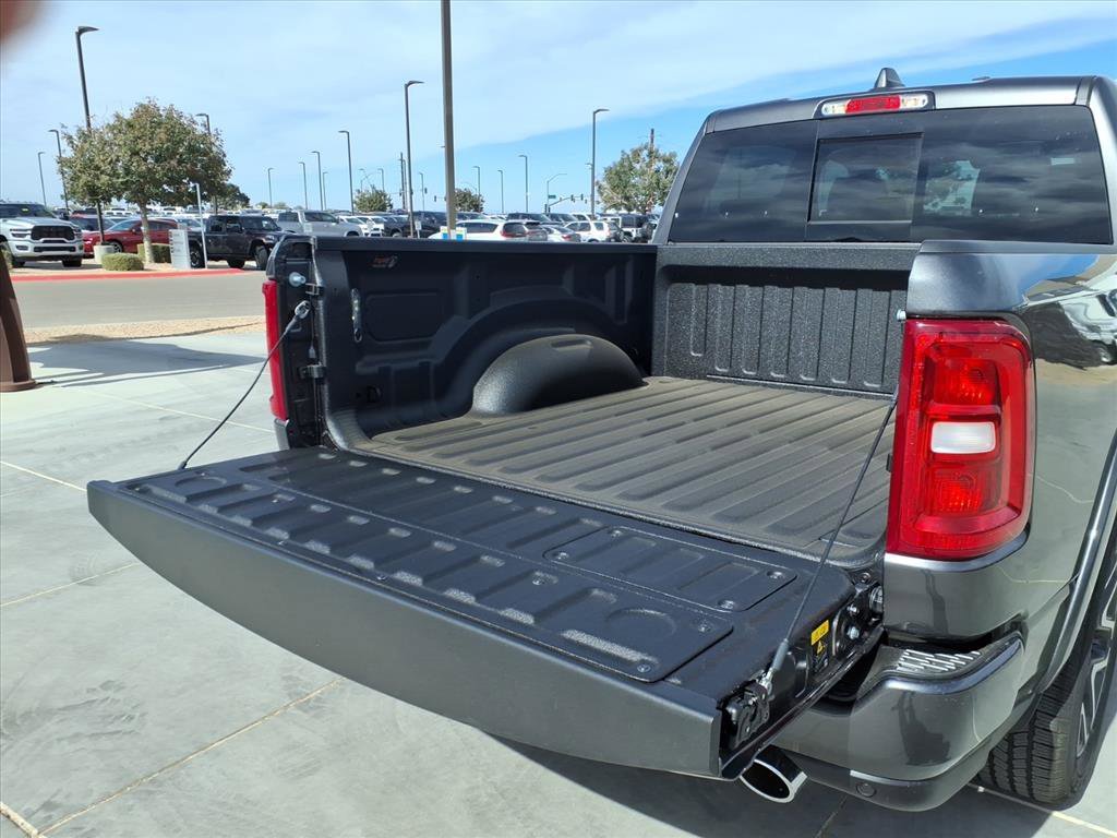 New 2026 Granite Crystal Metallic Clear-Coat Exterior Paint RAM Laramie image 4