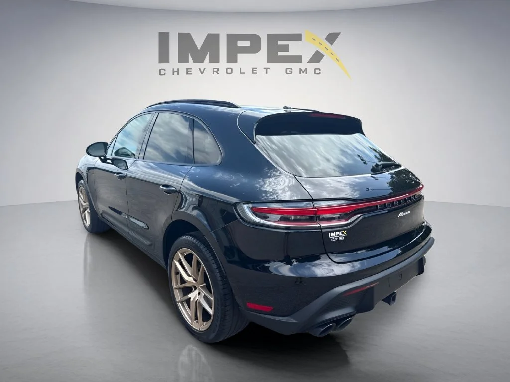 Used 2023  Porsche  image 7