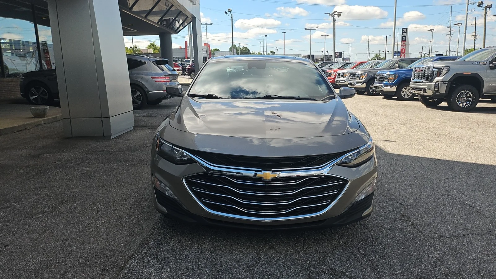 Used 2024 Gray Chevrolet LT image 7