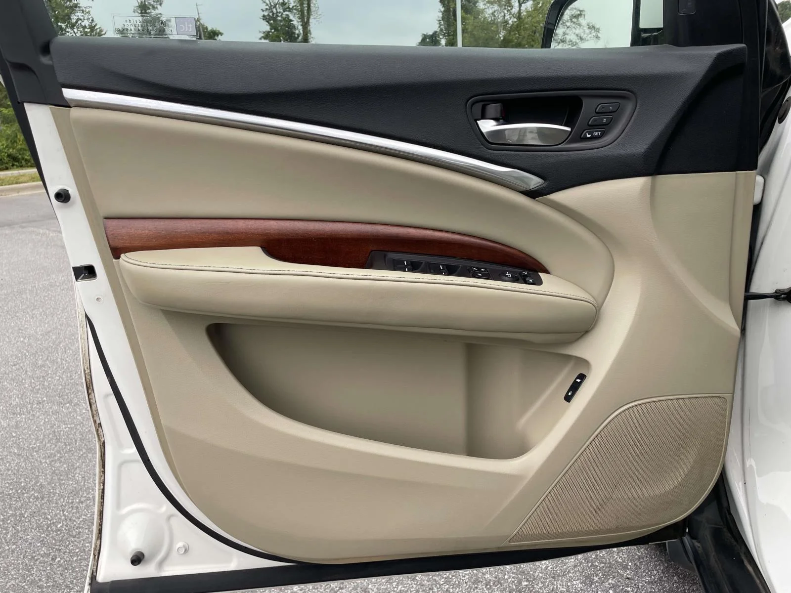 Used 2017 White Diamond Pearl Acura w/Advance Pkg image 5