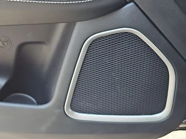 Used 2019 Black Jeep Latitude image 26