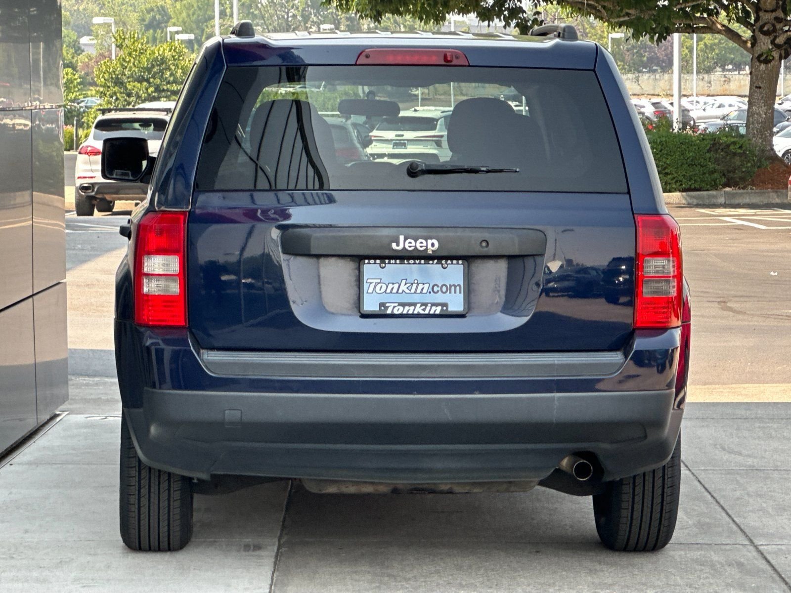 Used 2015 True Blue Pearlcoat Jeep Sport image 3