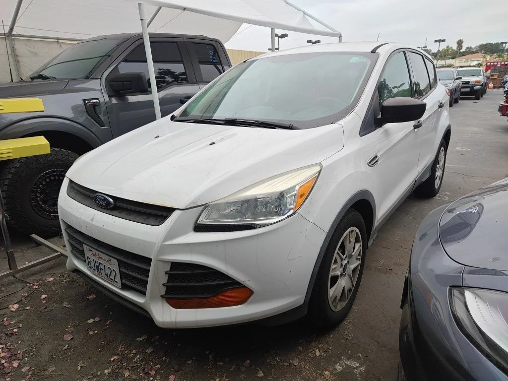 Used 2015 White Ford S image 17