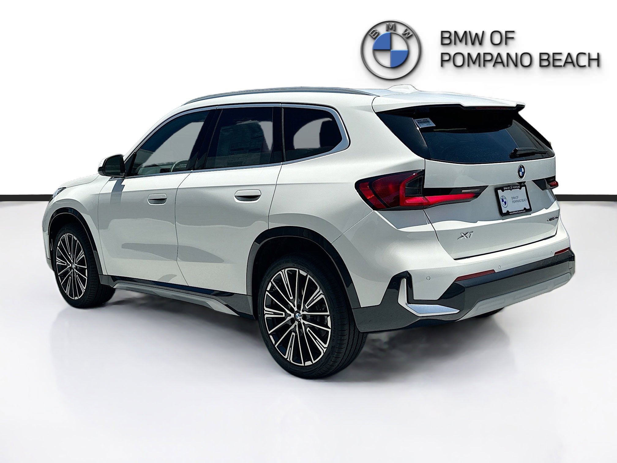 New 2026 Alpine White BMW xDrive28i image 4