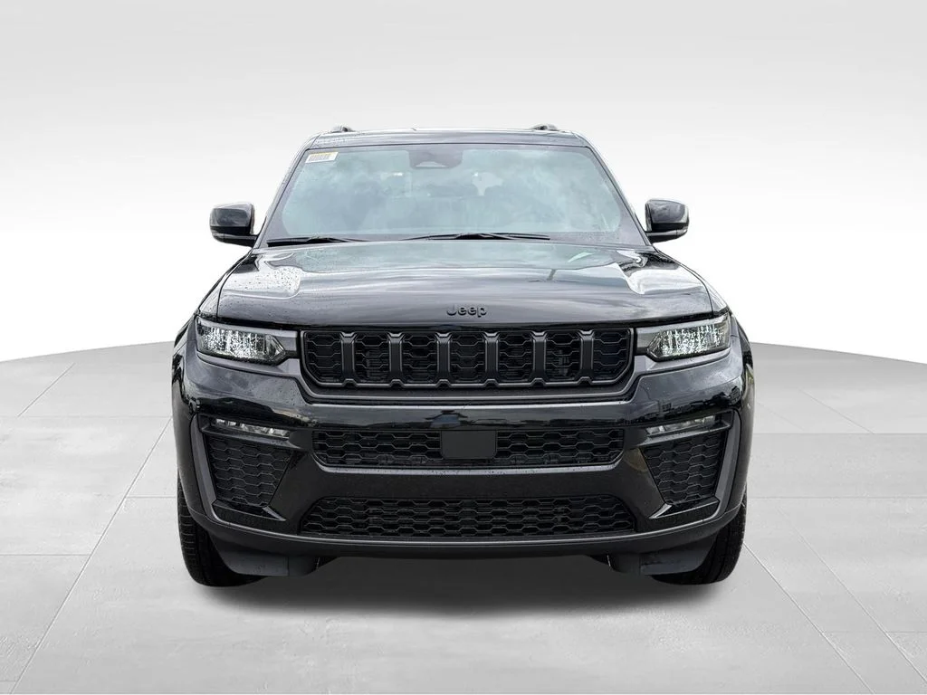 New 2026 Diamond Black Crystal Pearl-Coat Exterior Paint Jeep Limited image 28