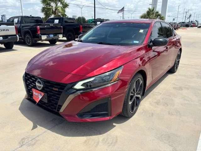 Used 2023 Red Nissan 2.5 SR image 3